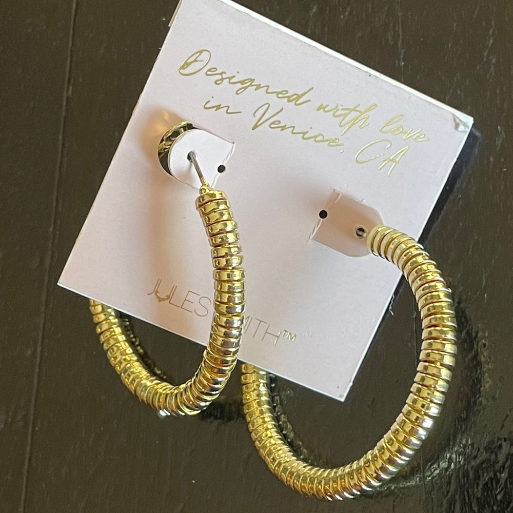 GOLD COIL HOOP EARRING by Jules Smith, NWT. - Picture 11 of 15